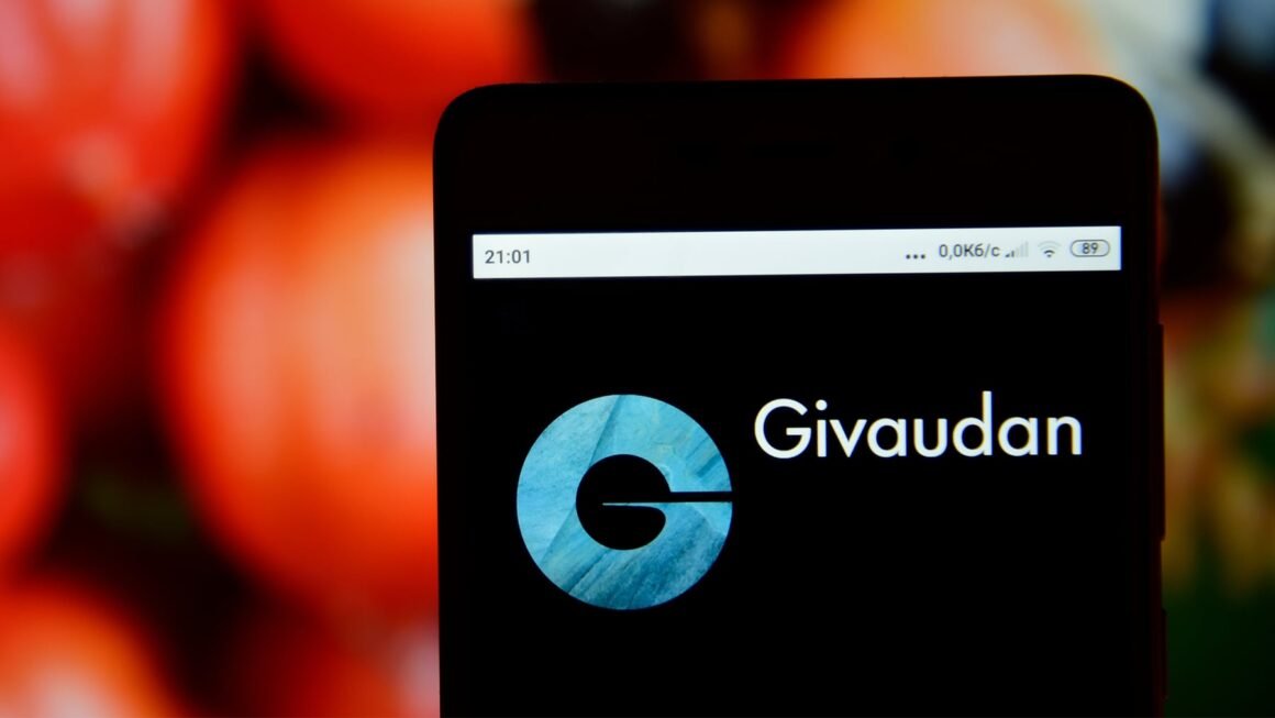Perfume Maker Givaudan’s Sales Beat Estimates, Tariff Paybacks Weigh on Shares