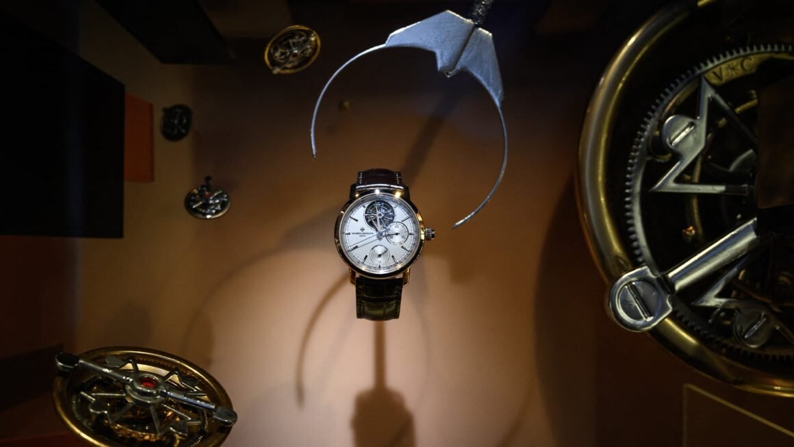 Swiss Watch Exports Grow for Fourth Month, Overcoming US Slump